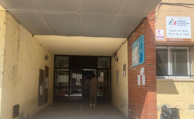 Una sola matrona atiende desde hace cuatro años el centro de salud de la Fuensanta y el consultorio auxiliar del barrio de la Luz