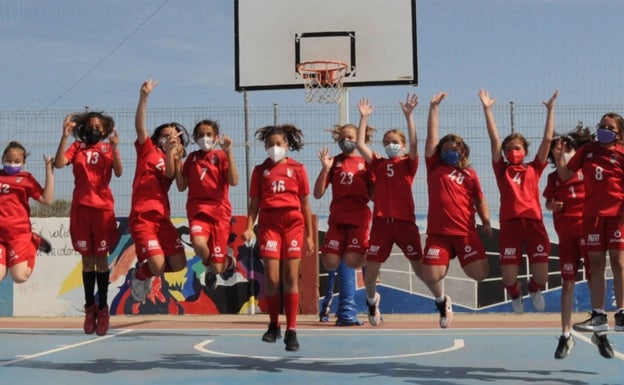 Las alevines del Paidos logran su primera victoria al ganar al Benissa