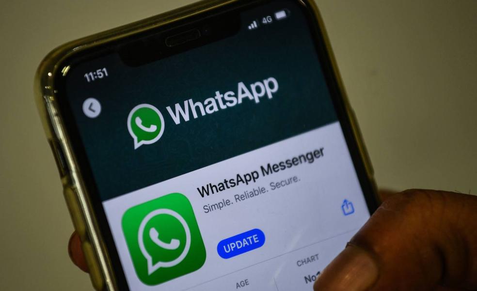 La Policía alerta sobre el peligroso Whatsapp rosa, que es «muy cuqui» pero que puede controlar tu teléfono