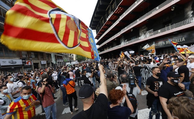 Así es el regreso del público a Mestalla: sin abrazos, sentados y con franja horaria asignada para entrar al estadio