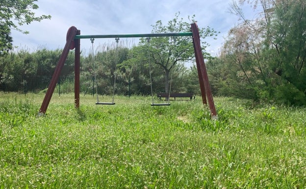 Denuncian el «abandono» de una urbanización de la playa de Gandia