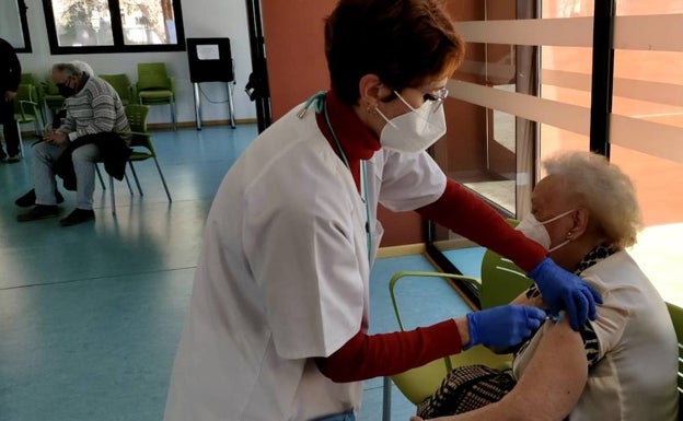 l'Eliana ya ha vacunado a todos los vecinos mayores de 70 años