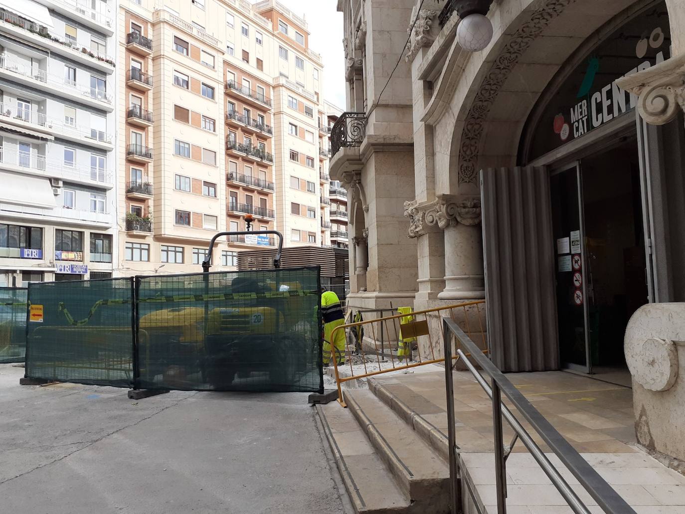 Obras en la plaza de Brujas de Valencia