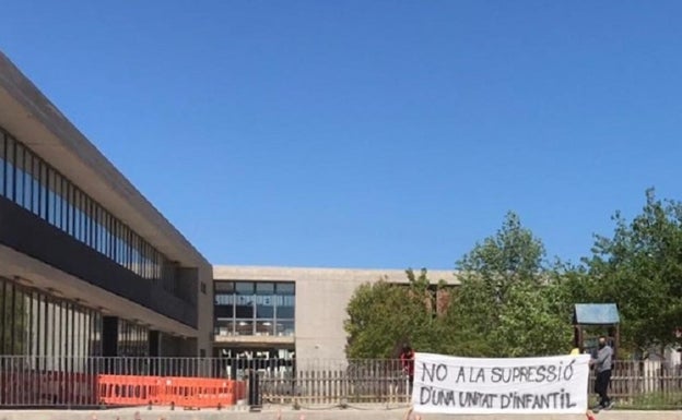 Fontanars dels Alforins se moviliza para impedir que se suprima una unidad de infantil en el colegio