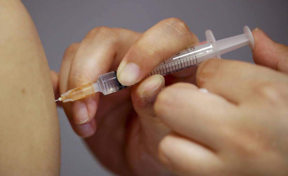 Sanidad anuncia cómo será la vacunación de las personas que han pasado la covid y cuántas dosis se pondrán