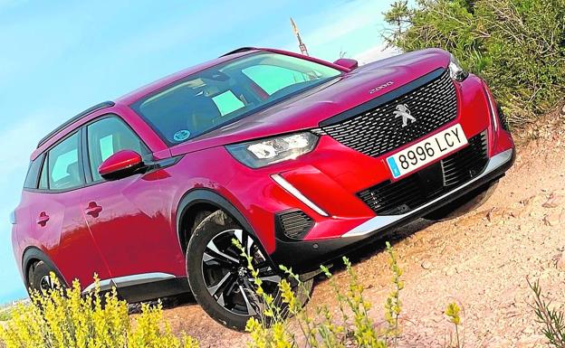 Peugeot 2008: Tan campero como los SUV más grandes