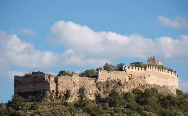 Las lluvias de abril frenan la recuperación y el futuro del castillo de Corbera