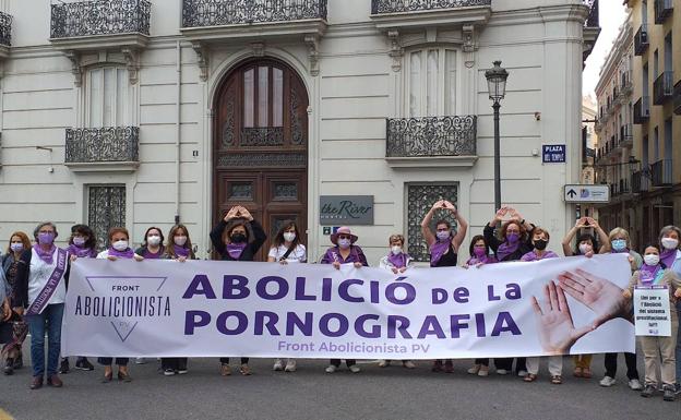 Feministas valencianas piden a Consumo la abolición de la pornografía en internet