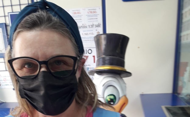 Anna reparte el primer premio de la Lotería Nacional