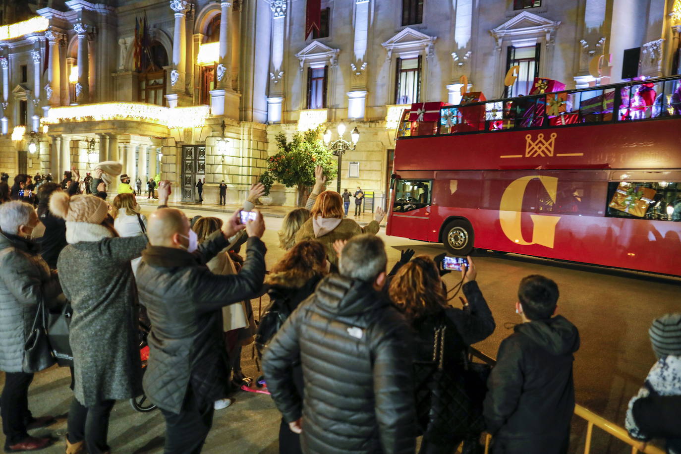 Justicia investiga la cabalgata de Reyes en Valencia por las aglomeraciones de público