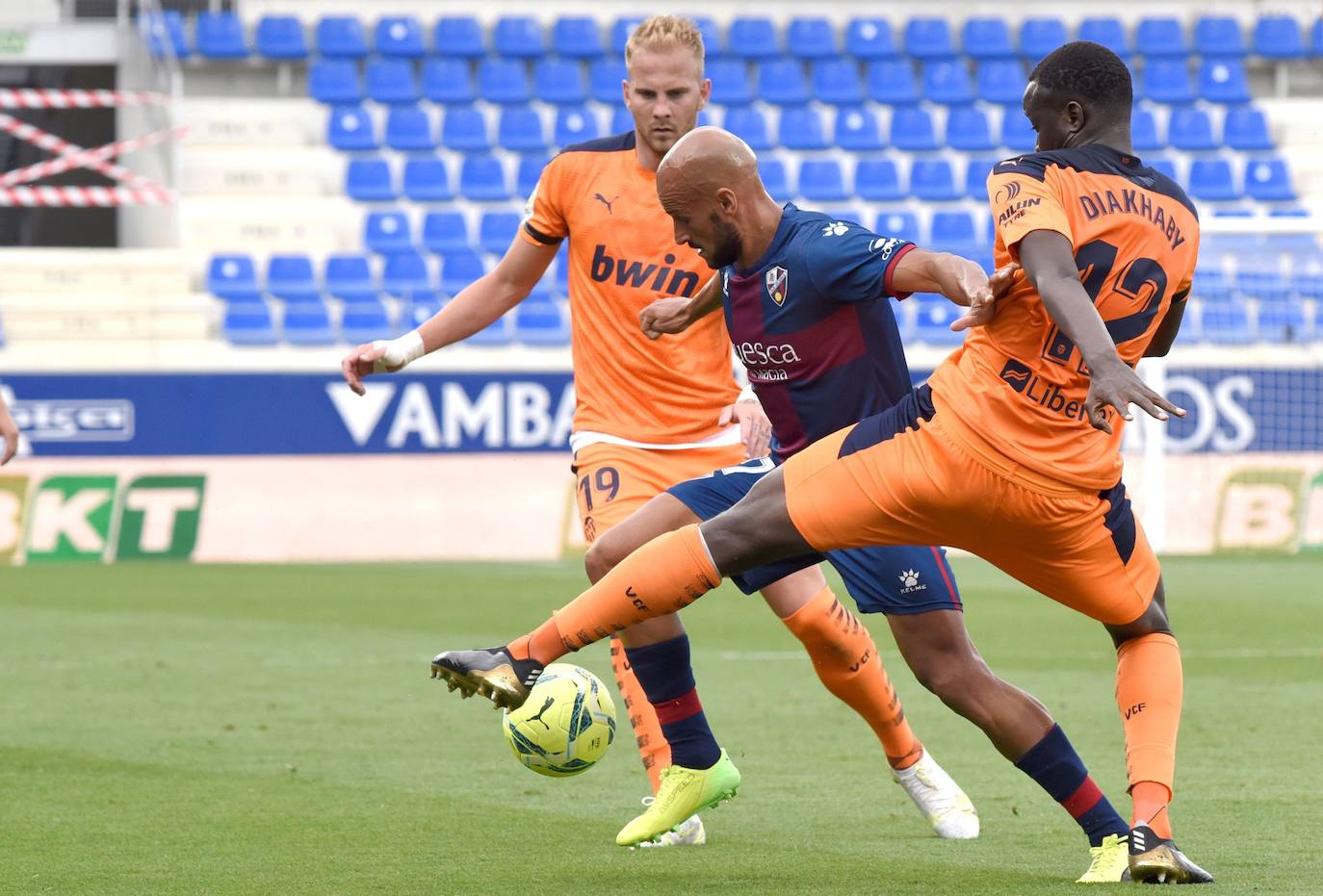 Las mejores imágenes del SD Huesca-Valencia CF