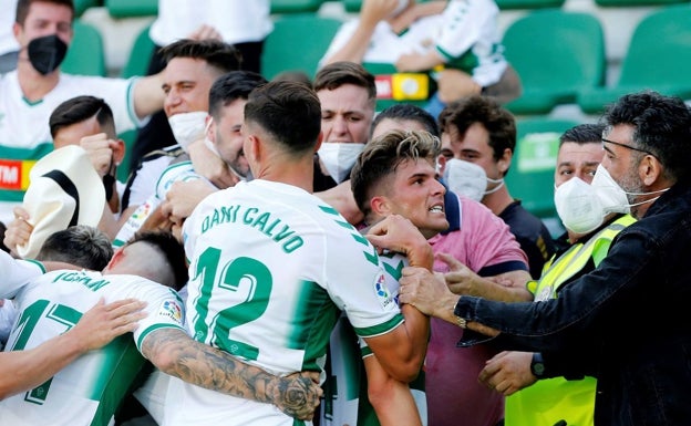 El Elche se queda en Primera