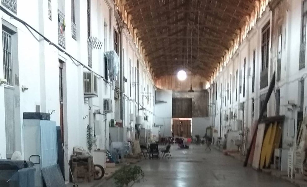 Los vecinos de la Lonja de Pescadores en Valencia reclaman la compra de las viviendas