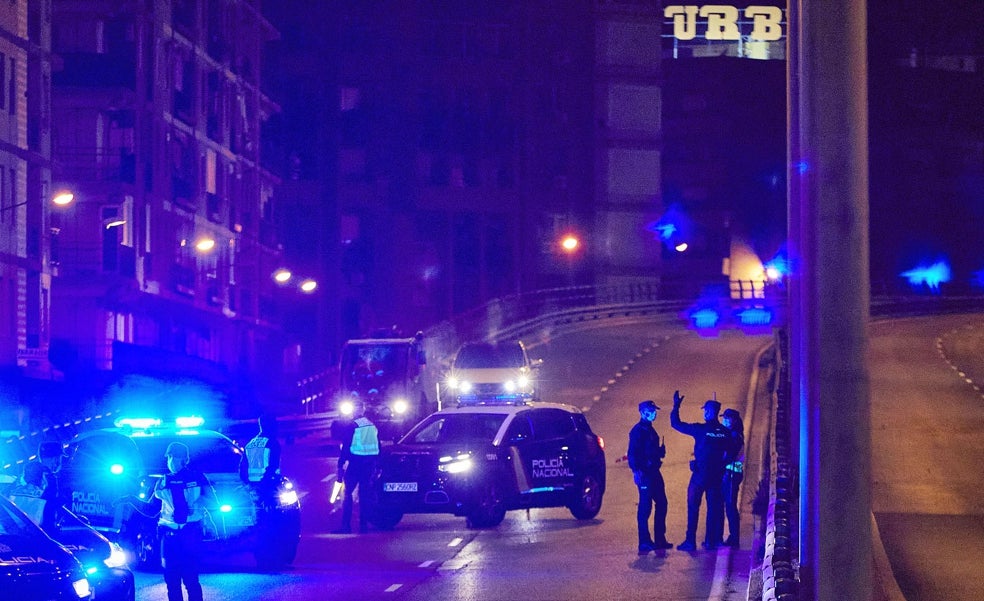 Los policías temen un aumento del botellón con los contagios al alza entre los jóvenes