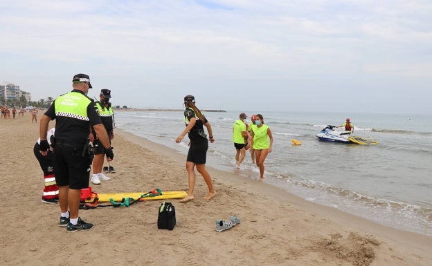 Sagunto exige que se vacune a quienes trabajan en las playas