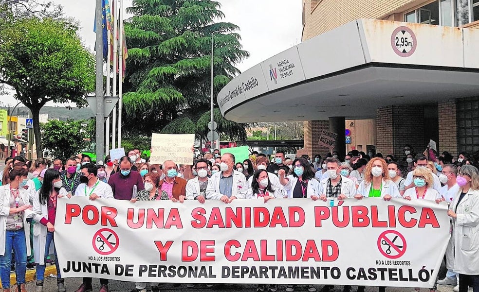 Sanidad rescinde más de la mitad de los contratos para atender Urgencias y UCI en la Comunitat Valenciana