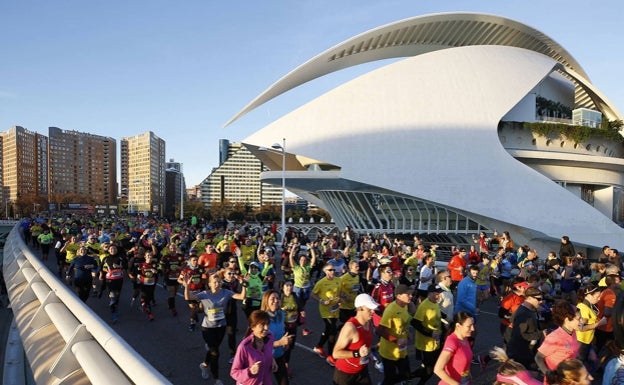 Los corredores deberán acreditar que están libres de Covid-19 para participar en el Maratón y el Medio de Valencia en 2021
