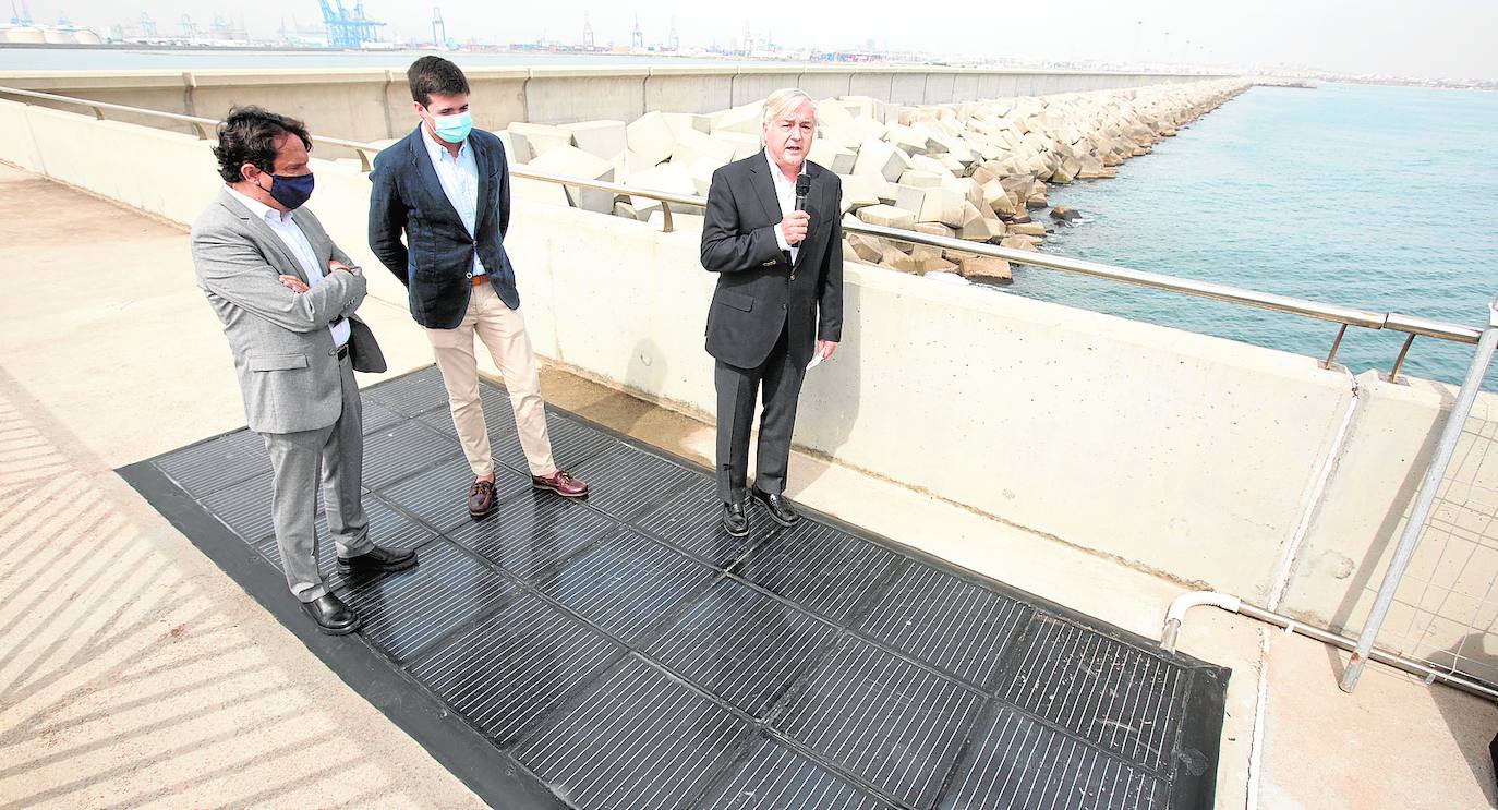 Mollà extiende a todo el consejo las responsabilidades en la ampliación del puerto