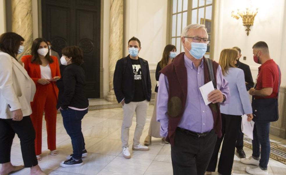 Ribó se disculpa con Catalá por su comentario sobre su ausencia del pleno de Valencia