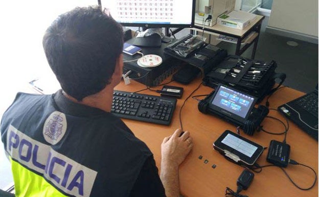 Detenidas tres personas por el robo de diez catalizadores de vehículos de reparto en Alicante