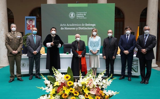 Homenaje a los héroes de la pandemia