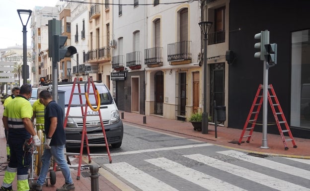 Más semáforos en Oliva para garantizar la seguridad de los peatones