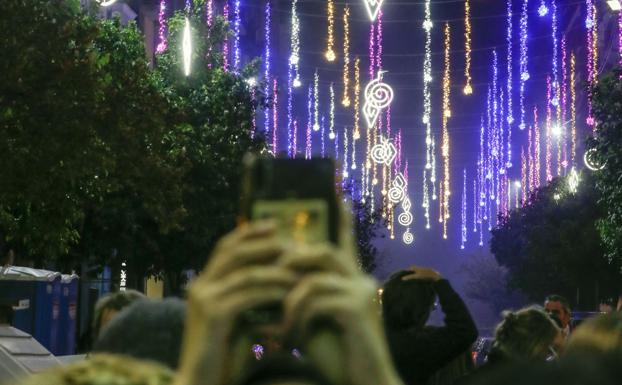 Las Fallas con menos luces