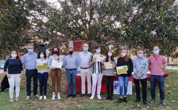 Carcaixent entrega los premios de su certamen literario que ha batido récord de participación