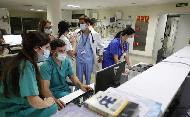 Sanidad abre una bolsa extraordinaria para MIR y recién graduados en Enfermería