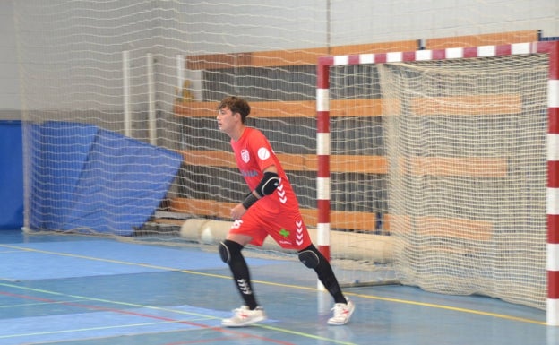 José Iglesias, uno de los porteros más jóvenes en debutar en 2ª B