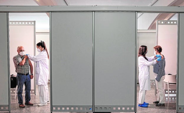 La conselleria recurre a recién graduados y médicos MIR tras cesar a tres mil sanitarios