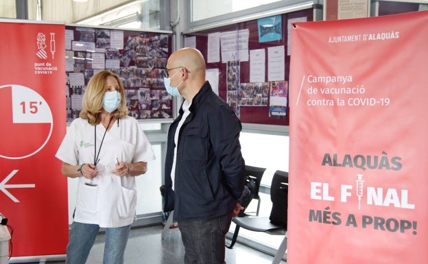 750 vecinos de Alaquàs se vacunan diariamente en el centro social Benàger