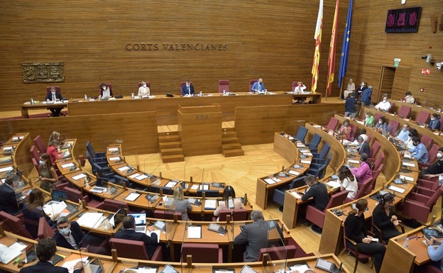 La 'Masacre del Jurídic' posterga la ley de residuos del Botánico hasta que se conozca la normativa estatal