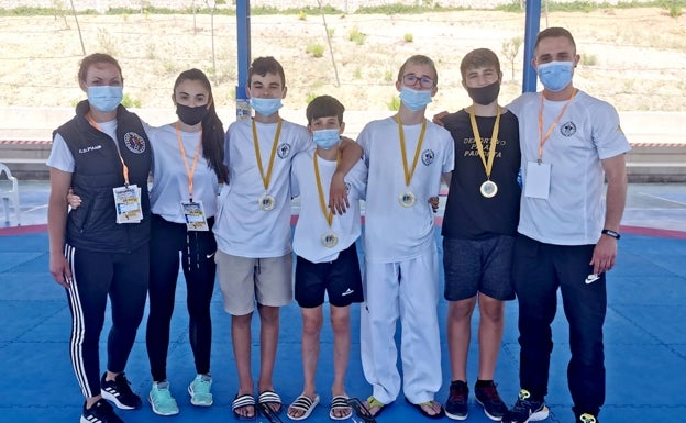 El Club Deportivo PIAAM de Paiporta consigue un pleno de medallas en el Autonómico de taekwondo