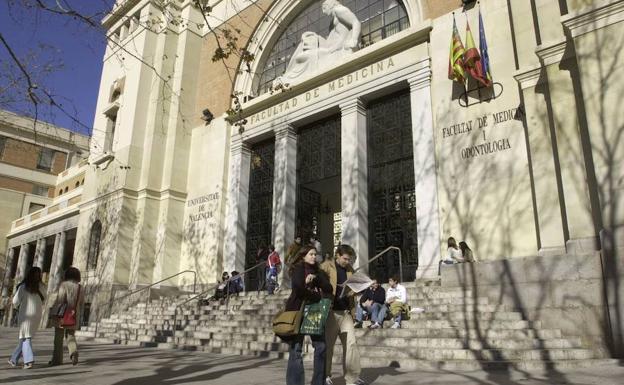 Nota de corte de Medicina en Valencia: UV, UJI y UMH