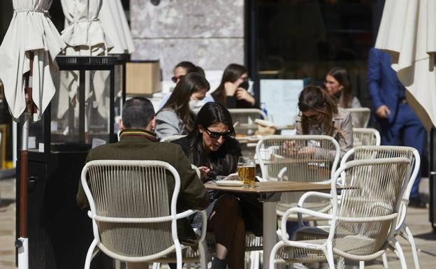 El paro baja en mayo en la Ribera debido a la relajación de medidas