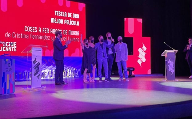 'Coses a fer abans de morir' de Miguel Llorens y Cristina Fernández, Tesela de Oro del Festival Cine Alicante