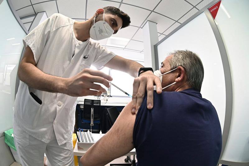 Una veintena de empresas valencianas inician la vacunación de sus 50.000 empleados