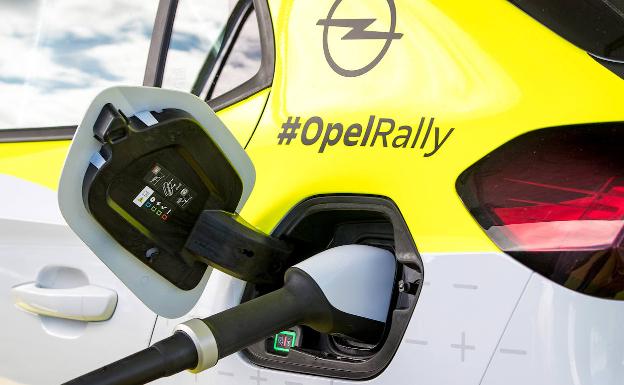 ¿Cómo se recarga un coche eléctrico de Rally?