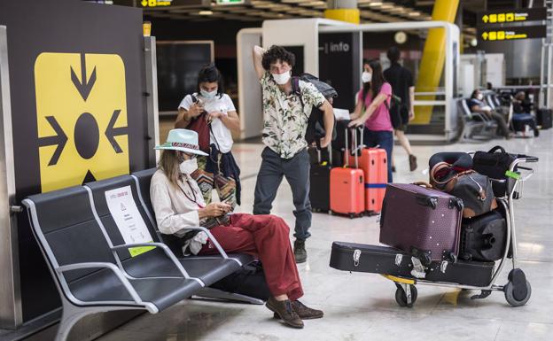 Así será la vacunación de la segunda dosis a los docentes de la Comunitat: cambios, fechas y cita SMS