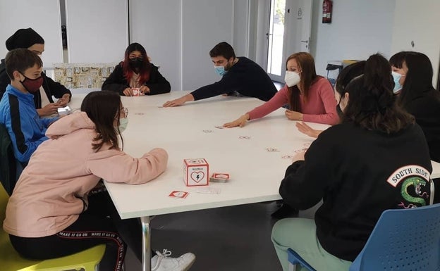 Cerca de 800 jóvenes de l'Horta Sud participan en un proyecto europeo contra la violencia machista en la red