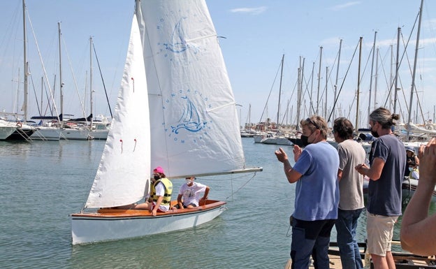 'Penyamar', una barca construida por estudiantes para cartografiar la posidonia de Dénia