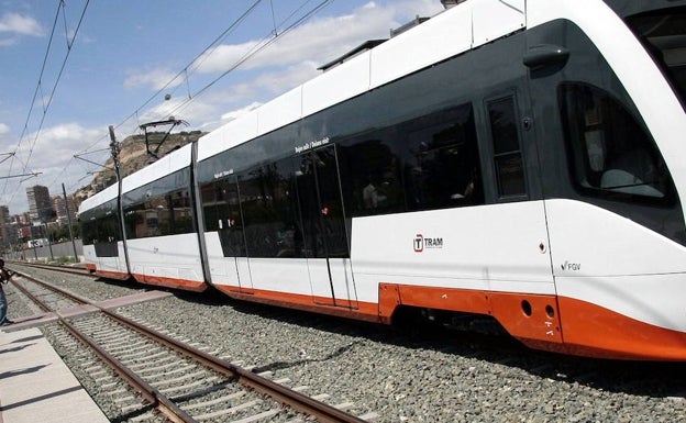 Una mujer de 70 años resulta herida tras ser atropellada por el Tram