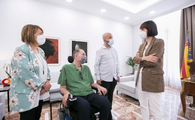 Gandia conmemora el Día Mundial contra la Esclerosis Lateral Amiotrófica