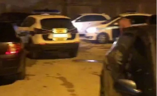 La Policía desmantela una fiesta ilegal con 200 personas en un parking de Pilar de la Horadada