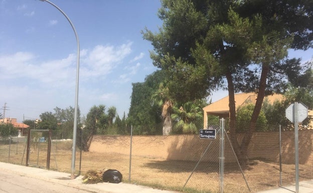 l'Eliana comienza a sancionar con hasta 1.500 euros por no limpiar los solares