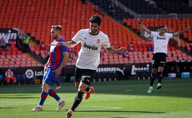 El Valencia CF, sin liquidez y sin opciones de venta