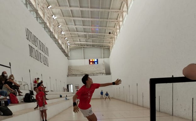 El 18º Campeonato de Raspall de la Vall d'Albaida reúne a jóvenes pilotaris de toda la comarca