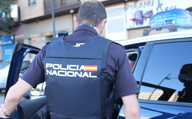 Un inspector jefe fuera de servicio detiene a un ladrón que hurtó un bolso con 300.000 euros en joyas