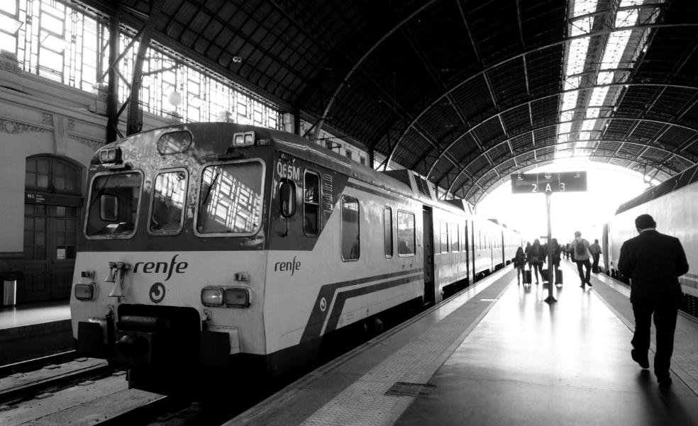 El verano llegó... sin tren de la costa